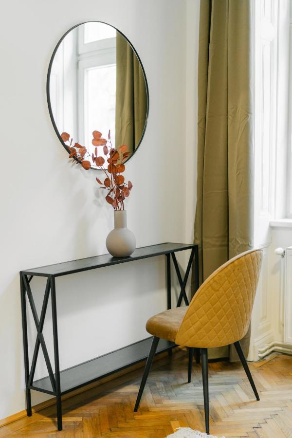 Cozy Apt Perfect For 4-6 Tv Metro Self-Checkin Wien Eksteriør billede